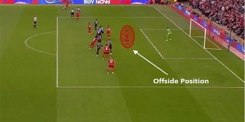 Offside được hiểu là tình huống việt vị trong bóng đá